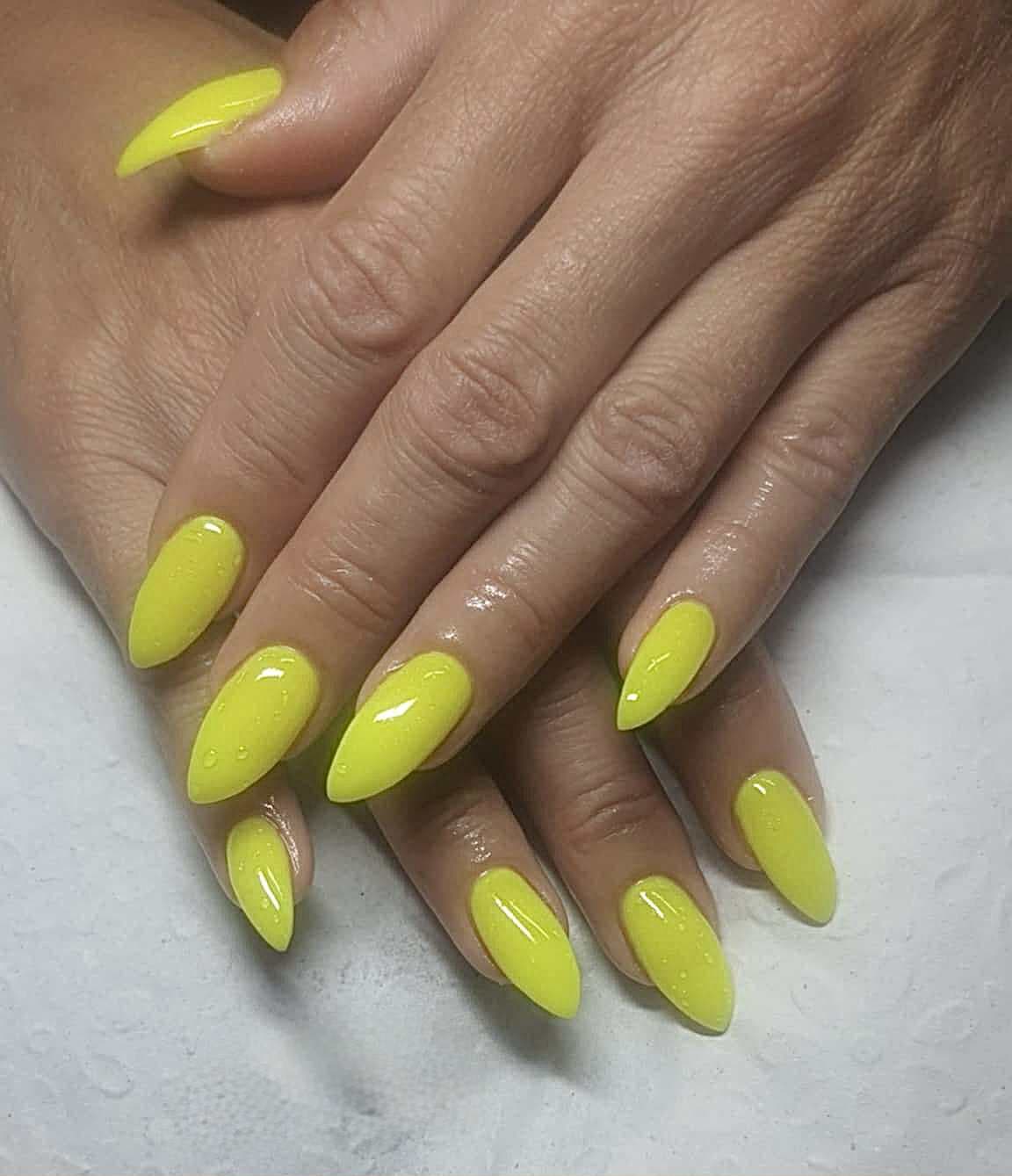 Krátke gélové nechty prirodzený vzhľad - nechty Trnava