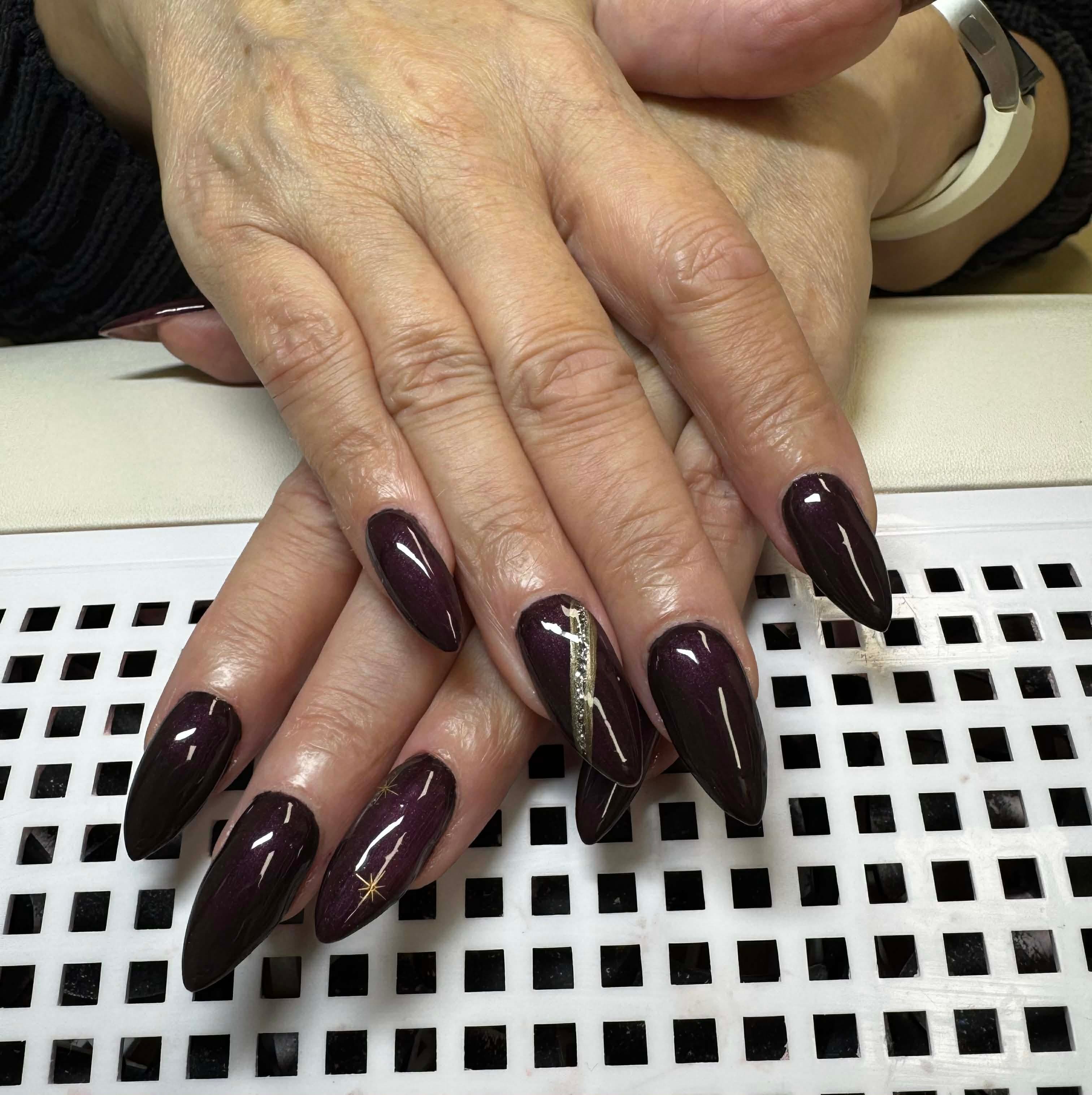 Nude gélové nechty elegantný dizajn Trnava